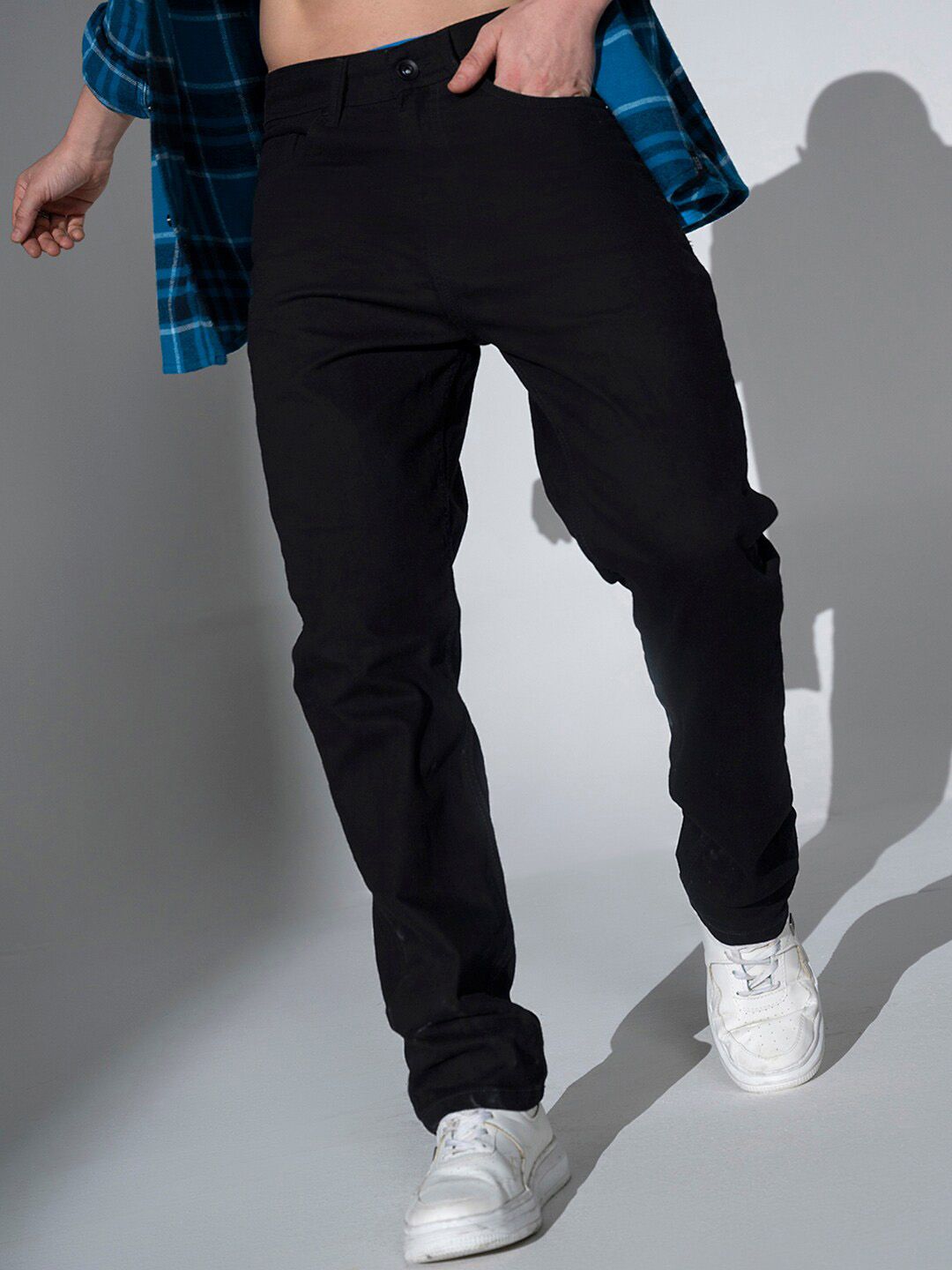 Men Relaxed Fit Mid Rise Black Jeans