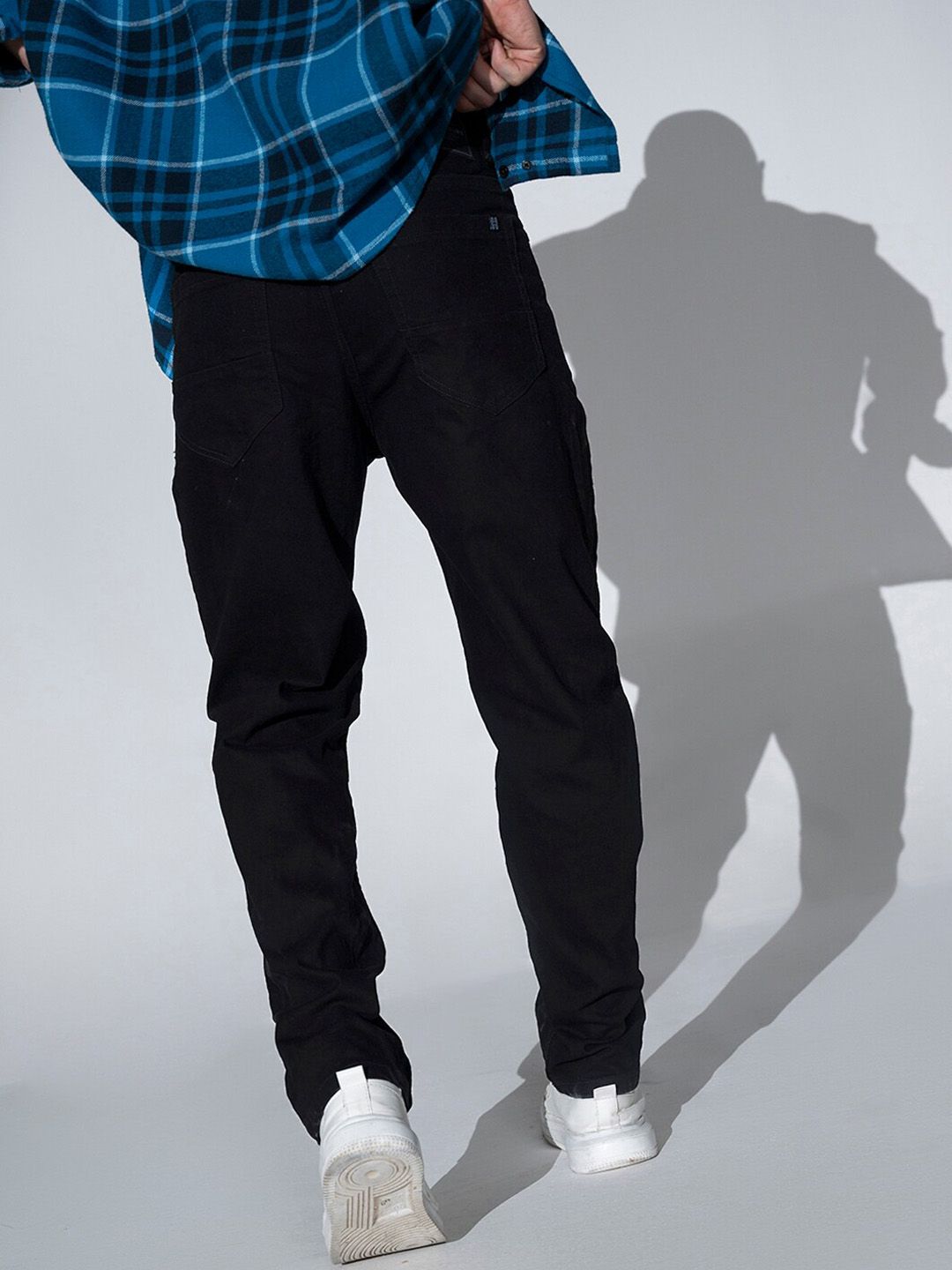 Men Relaxed Fit Mid Rise Black Jeans