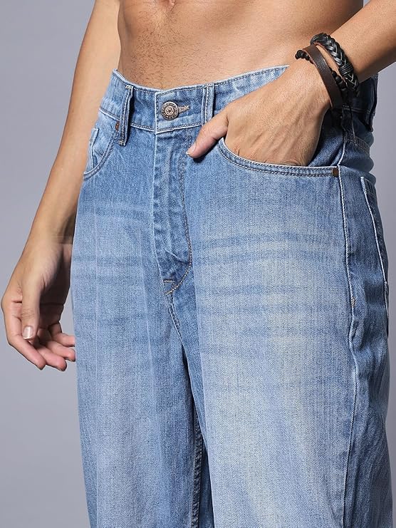 Men Straight Fit Mid Rise Blue Jeans