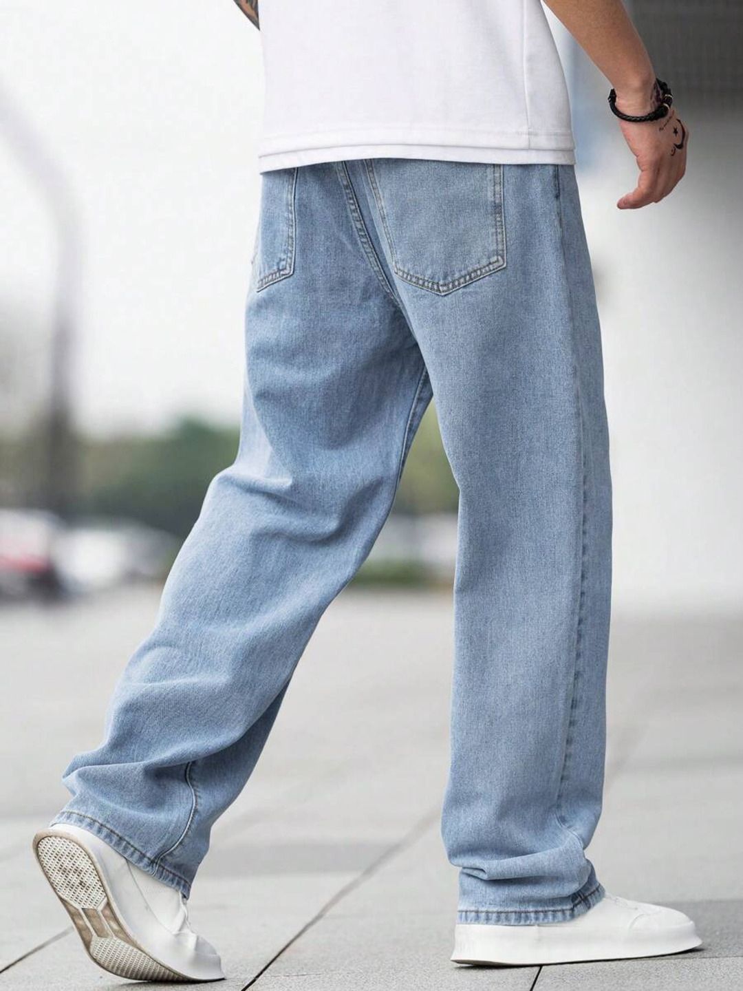 Men Slim Mid Rise Blue Jeans